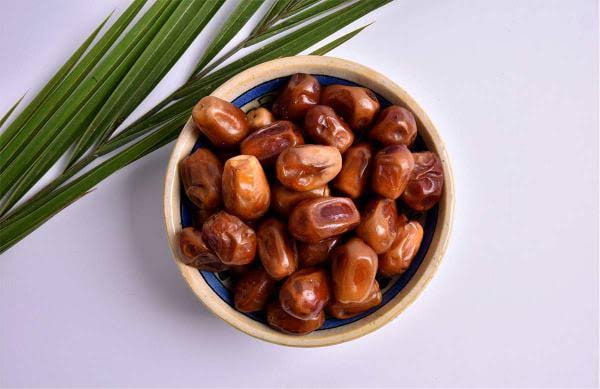 خرما زاهدی درجه یک انتخابی مناسب برای پذیرایی و صادرات